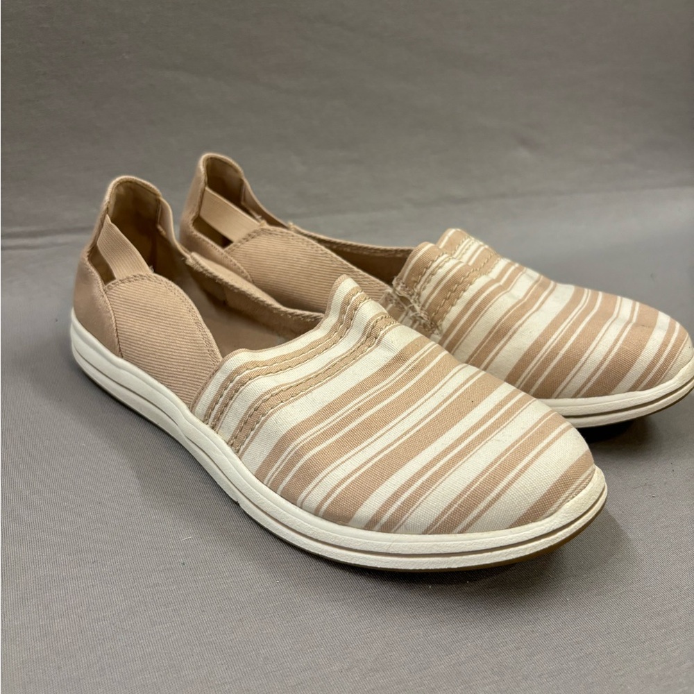 Clark’s women’s flats 5.5 brand new slip on